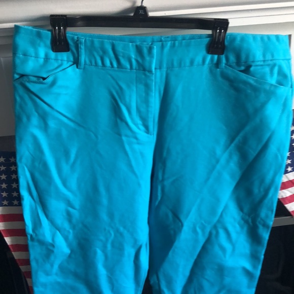 Liz Claiborne ankle pants - Picture 2 of 3